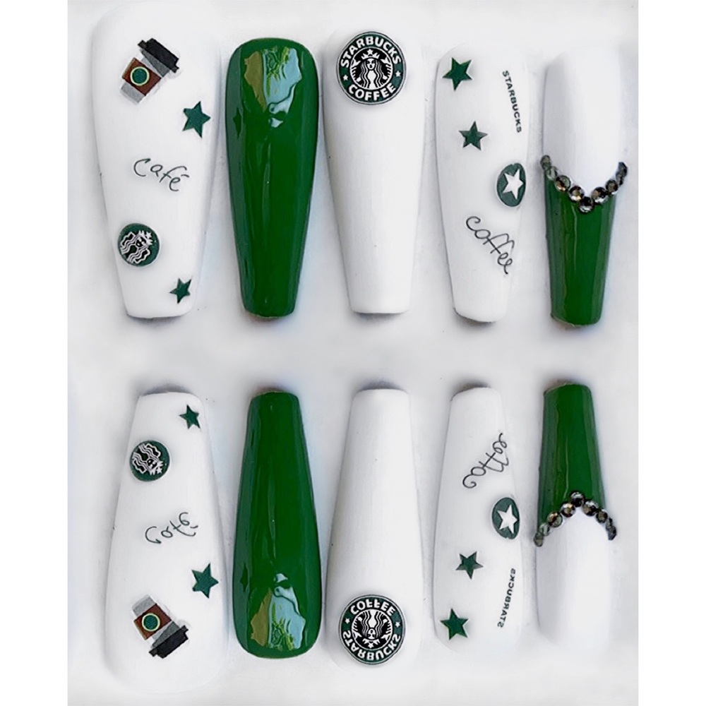 Press on nails☕️💚